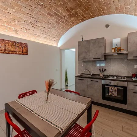 Casa R&r A Due Passi Dalla Torre Apartment *